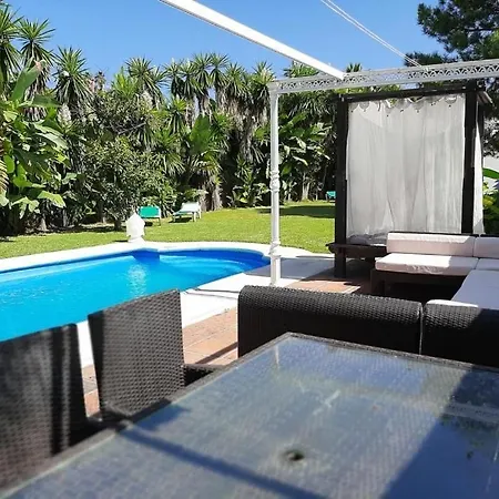 Romantica Pool 15 Min P. Banus 에스테포나