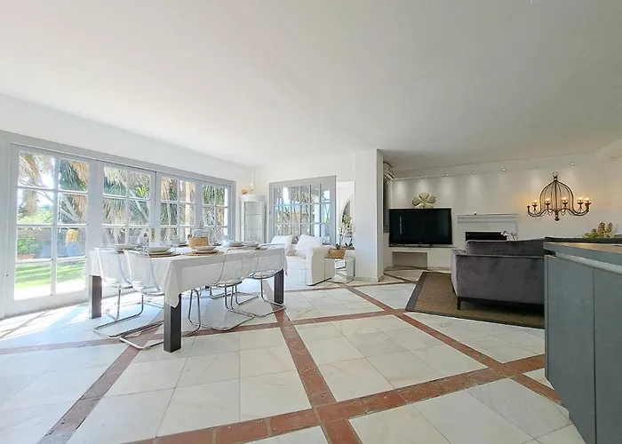 Romantica Pool 15 Min P. Banus