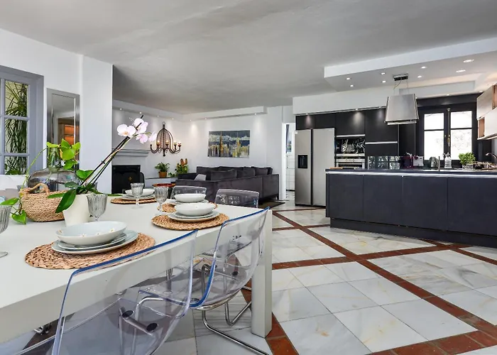 Romantica Pool 15 Min P. Banus *